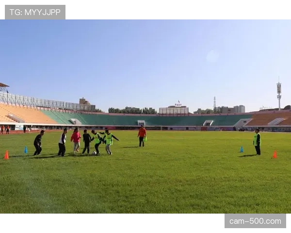 俱乐部青训营引入新型GPS追踪设备,用于精细化监测青年球员跑动负荷